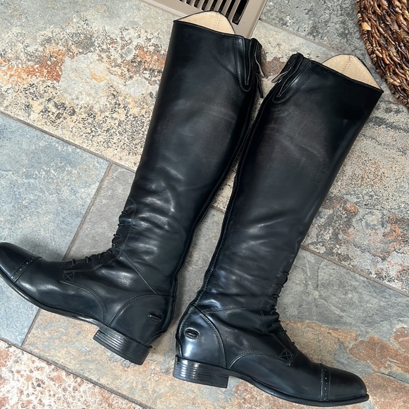 Ariat riding boots, medium height, size 7, regular calf - Picture 4 of 11